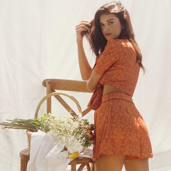 Chic High Waist Orange Shorts for Women - Picture 2 of 5